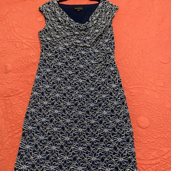 Connected Embellished Lace Sheath Dress - Picture 6 of 8